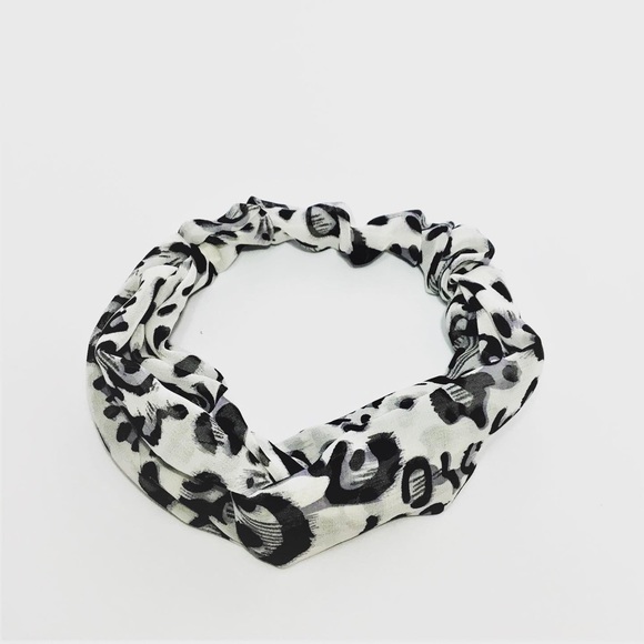 Soft chiffon Black and white animal print - Picture 1 of 1